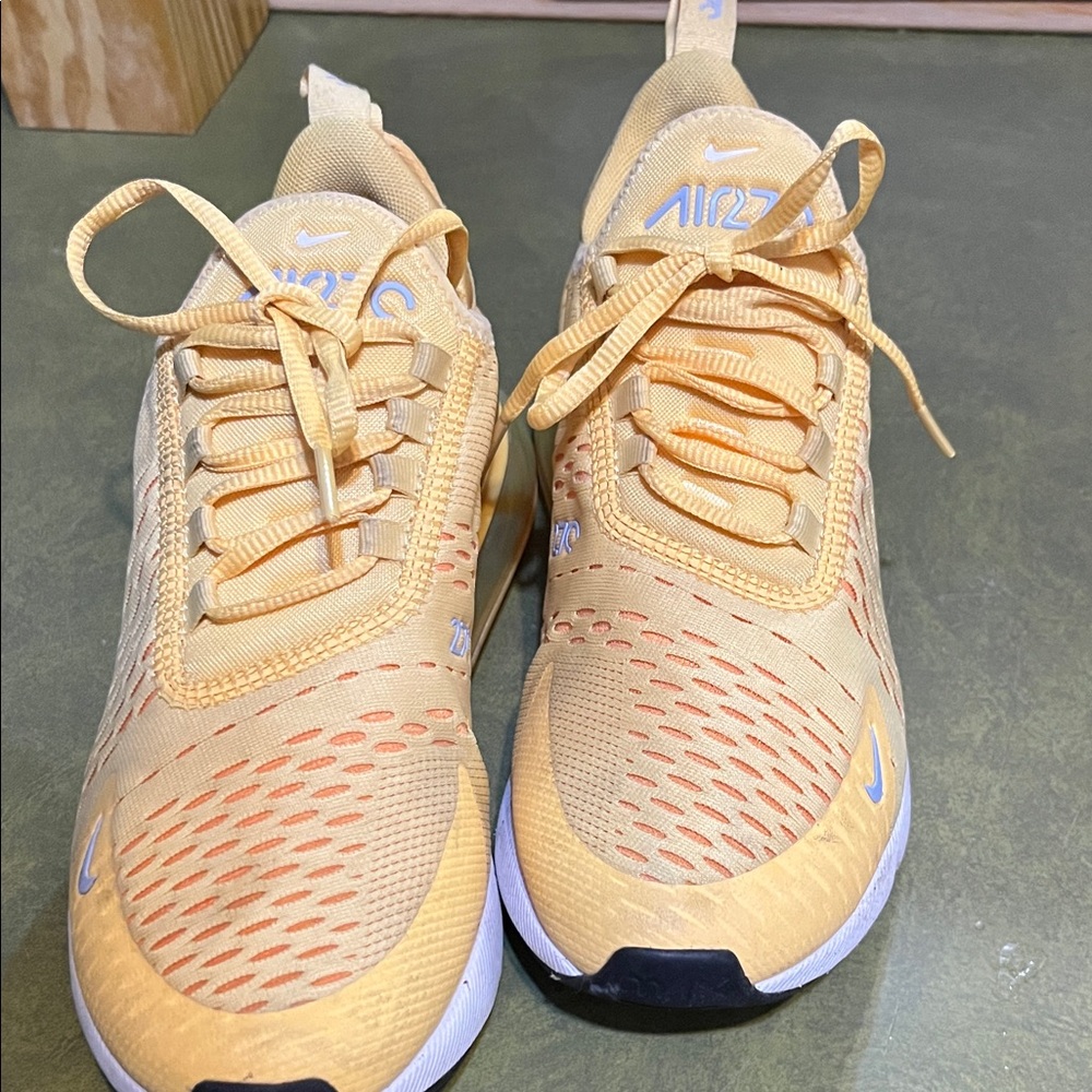 Nike Air Max 270 in Yellow and Orange - Picture 2 of 4